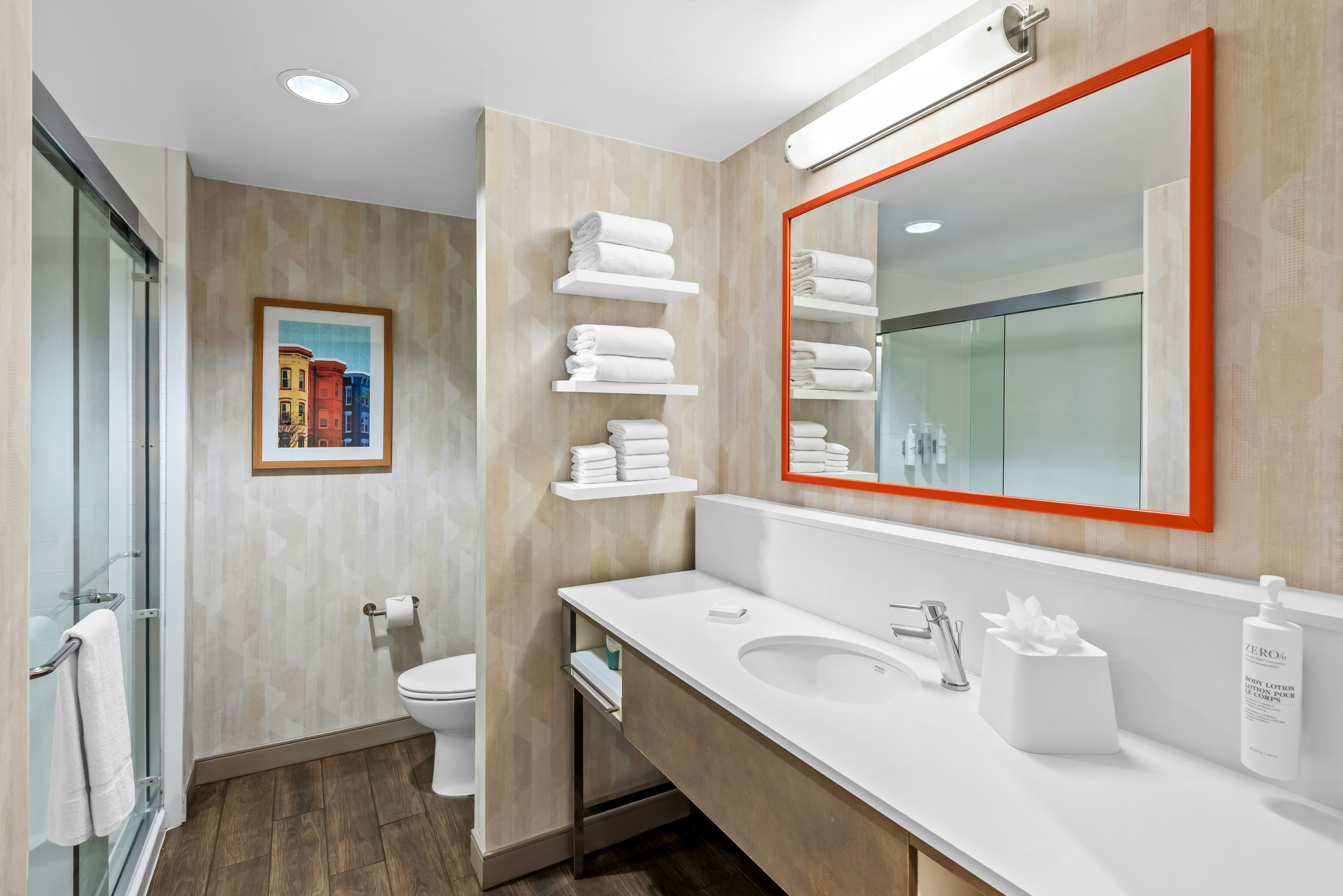 غرفة بسرير كينج مع أريكة، Hampton Inn & Suites Glenarden/Washington DC 6/6