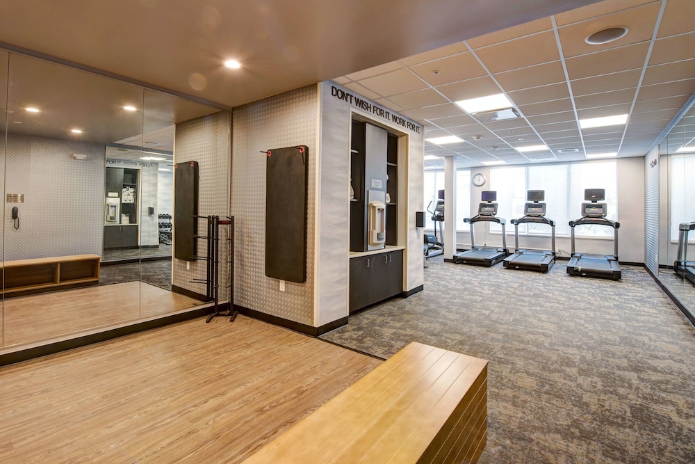 Fairfield Inn & Suites by Marriott Minneapolis North 18/36