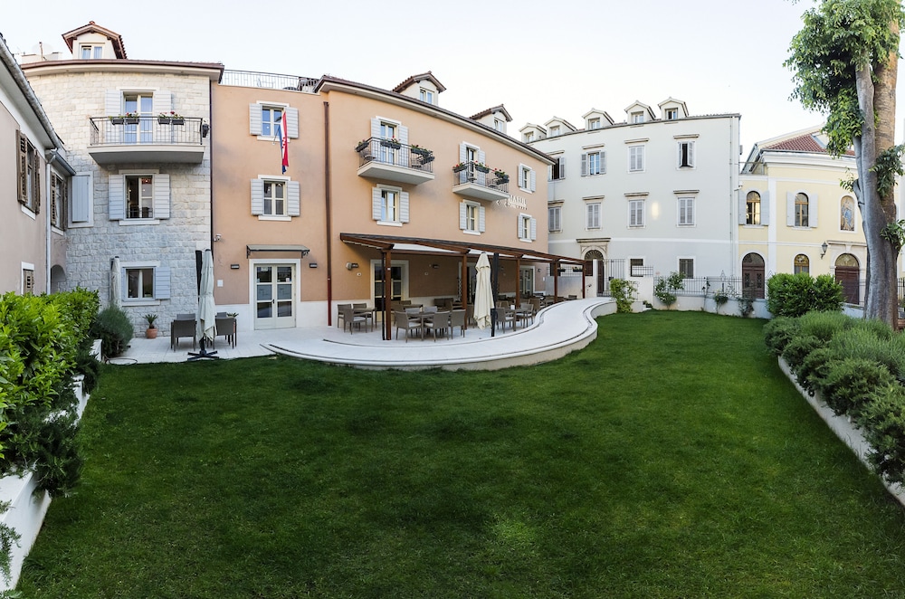 Hotel Marul 72/80