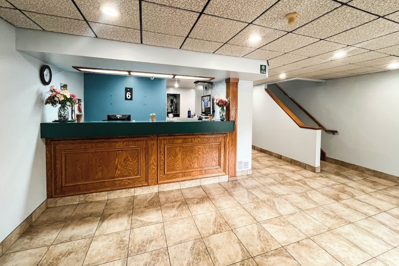 Studio6 Suites Tiffin OH 13/20