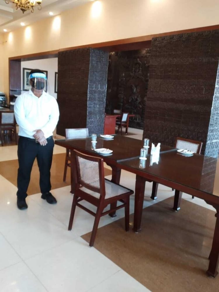 Chanakya Bnr Hotel 27/50