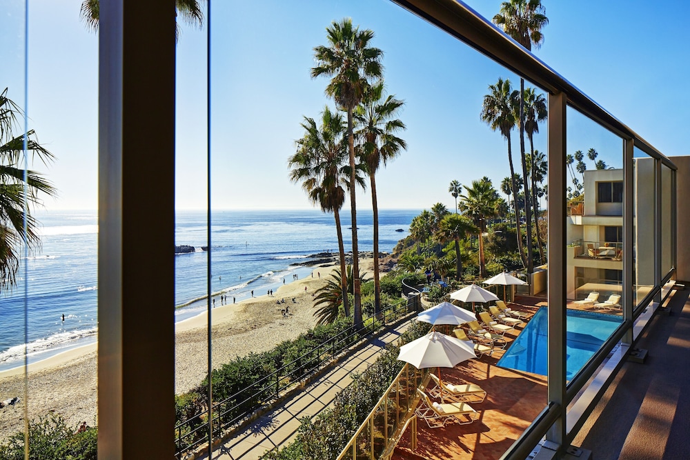 Casa Loma Beach Hotel 3/57