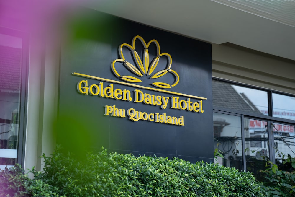 Golden Daisy Hotel 4/68