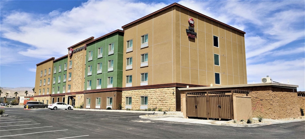Best Western Plus Desert View Inn & Suites
