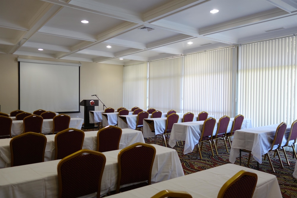 Ramada by Wyndham Sacramento 26/28