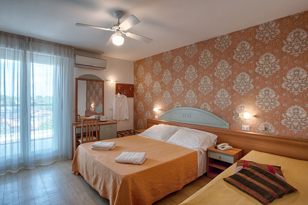 Hotel Mirabel 8/33