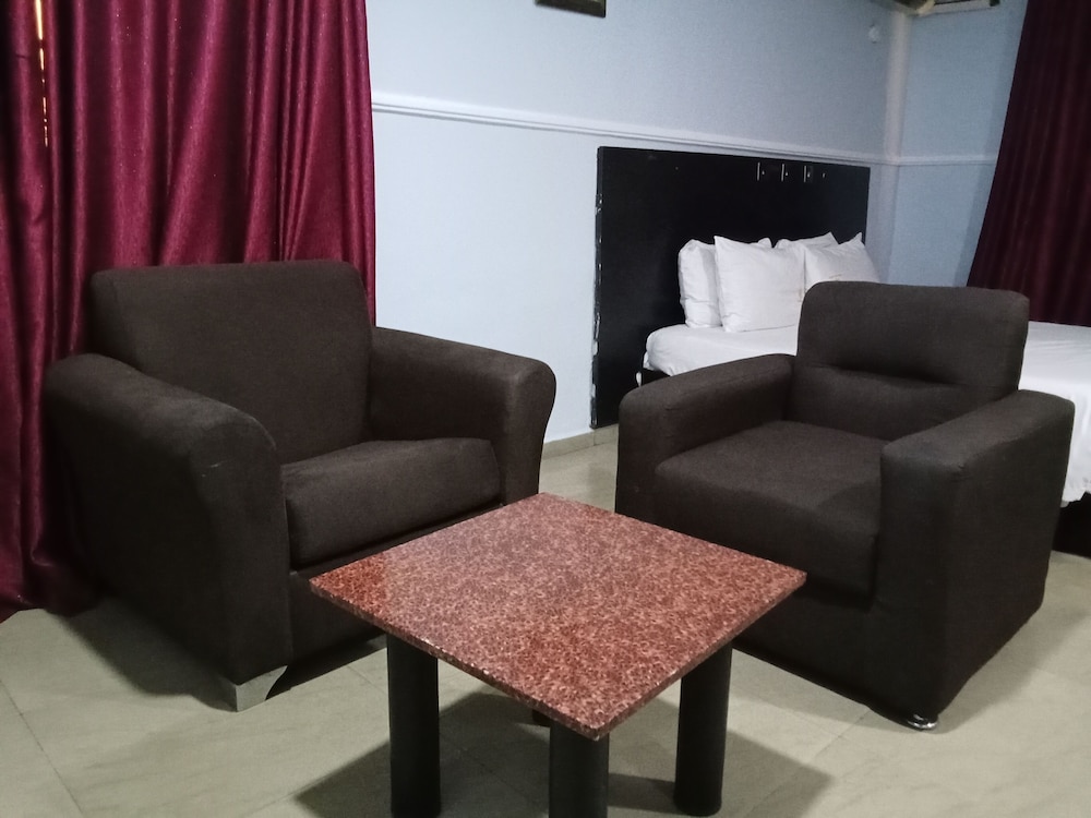 Degok Hotel 30/50