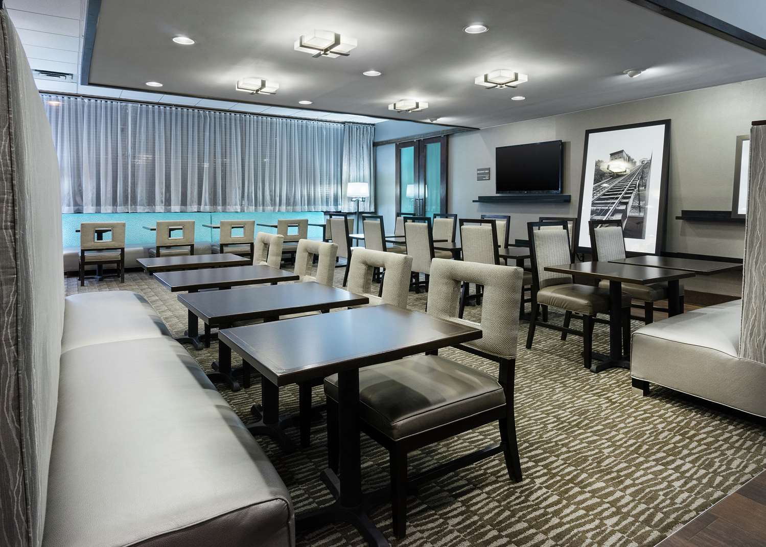restaurant cafeteria
