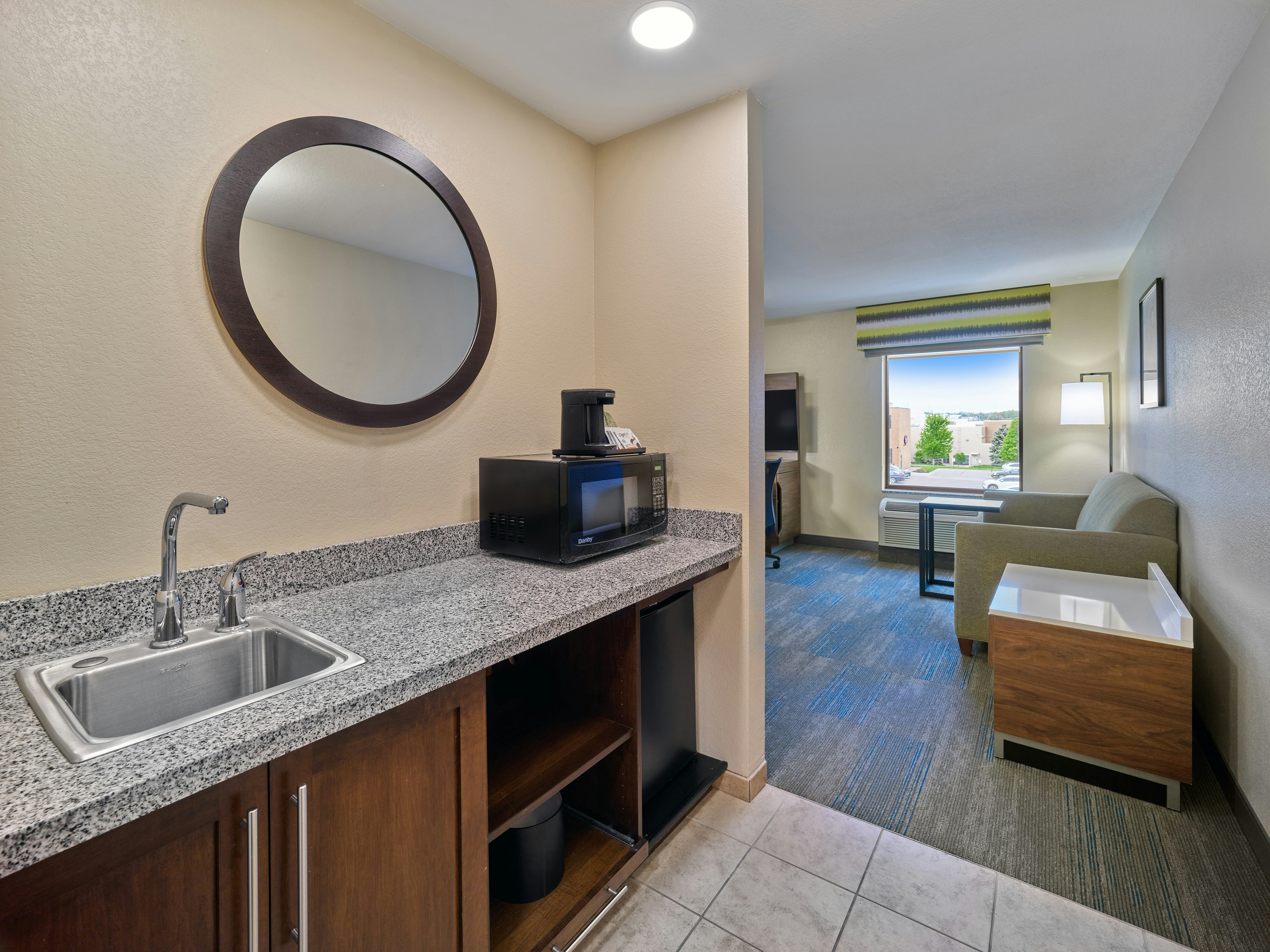استوديو بسرير كينج لذوي الإعاقة، HAMPTON INN OMAHA MIDTOWN-AKSARBEN AREA 5/6