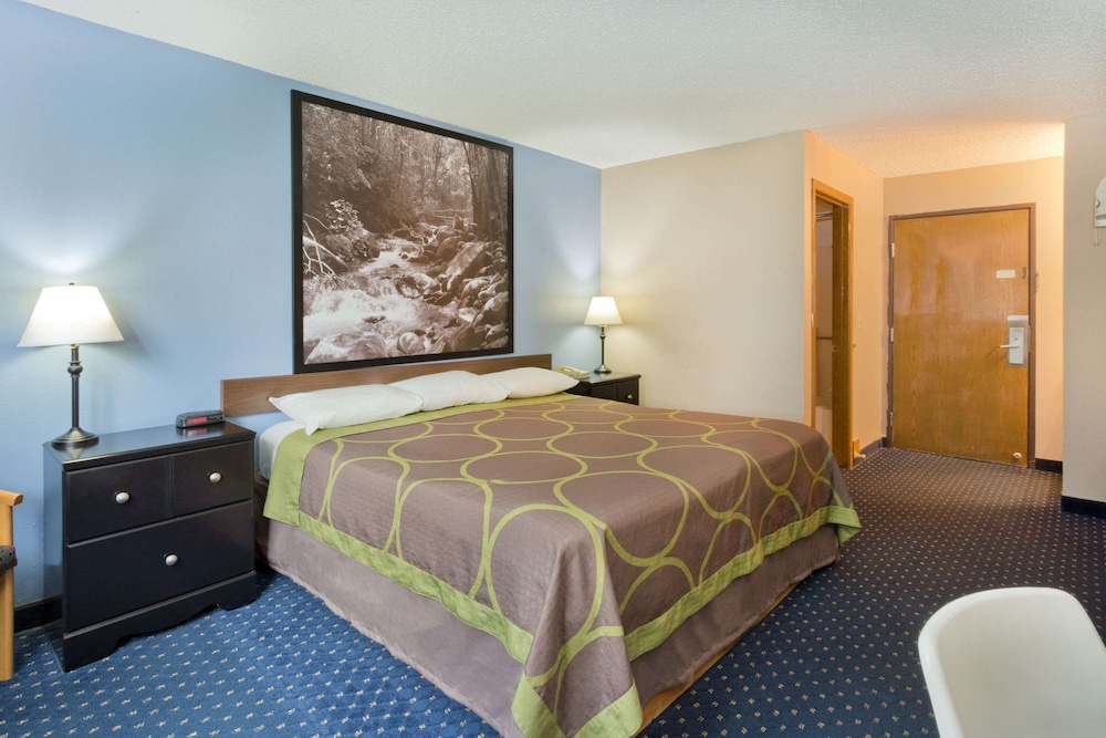 Super 8 By Wyndham Rockford 19/50