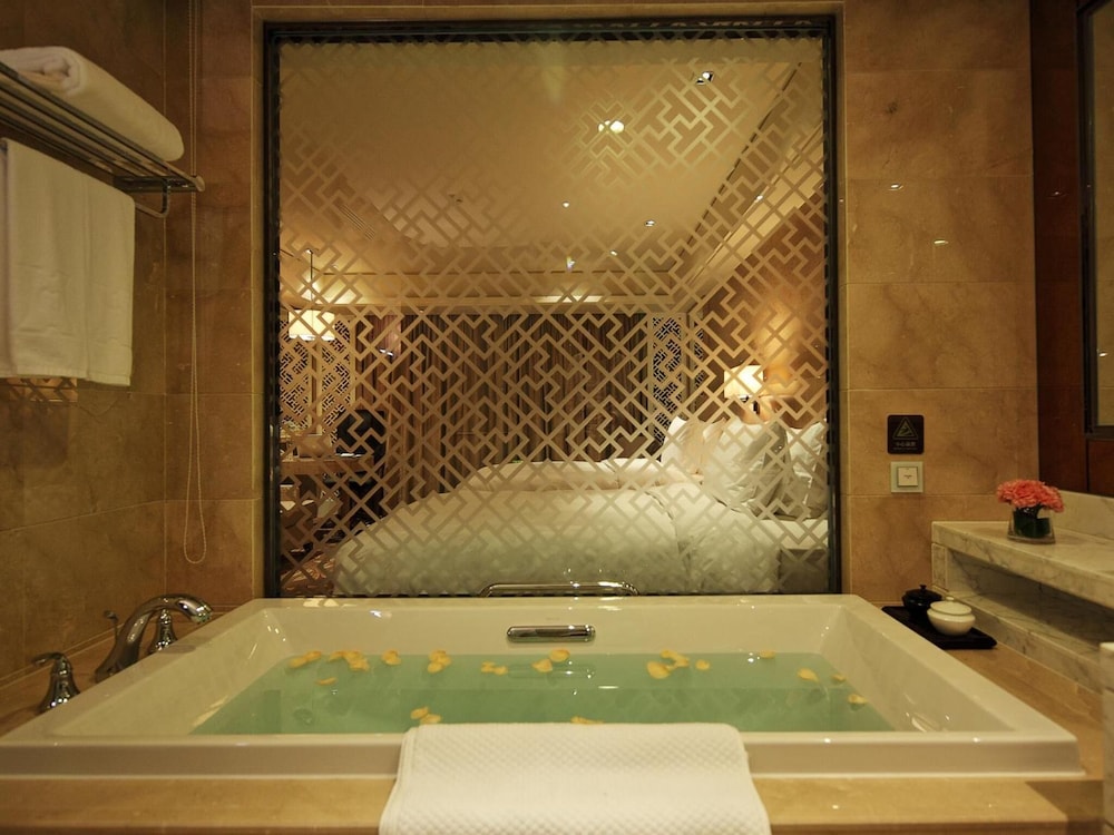 Quanzhou C&D Hotel 40/72