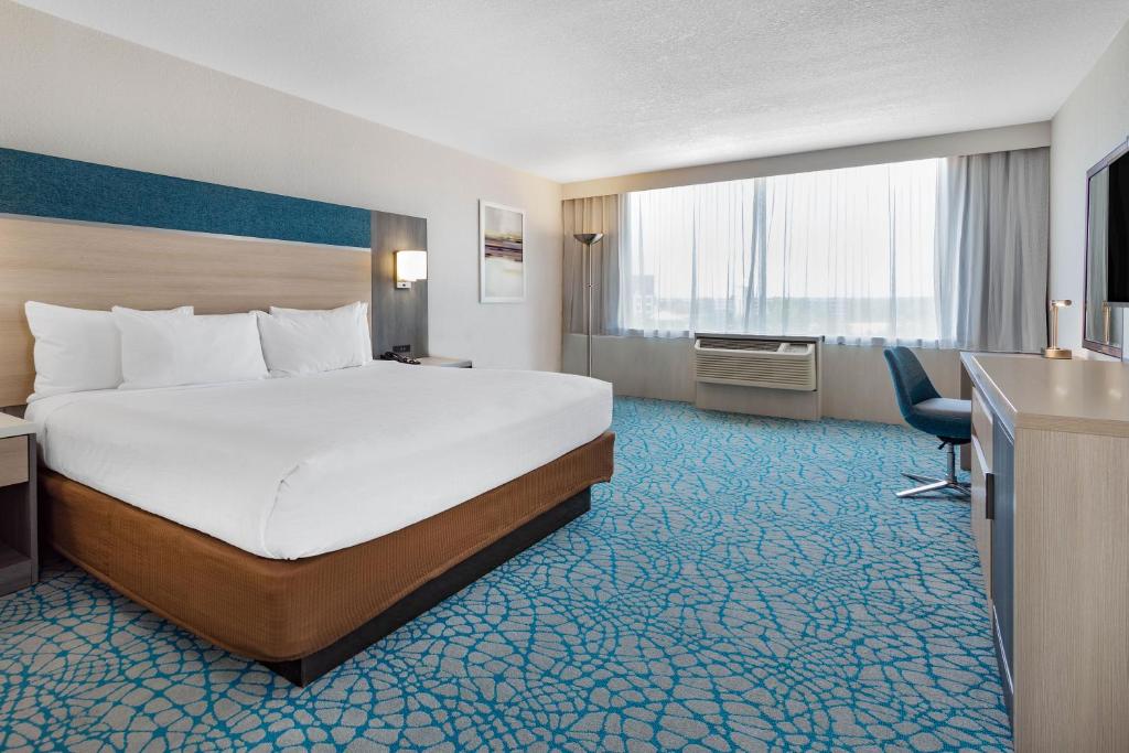 Standard, Double or Twin Bed