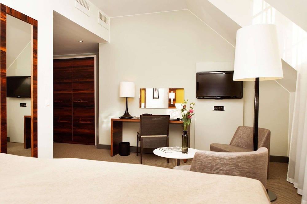 Elite Hotel Marina Tower 50/67