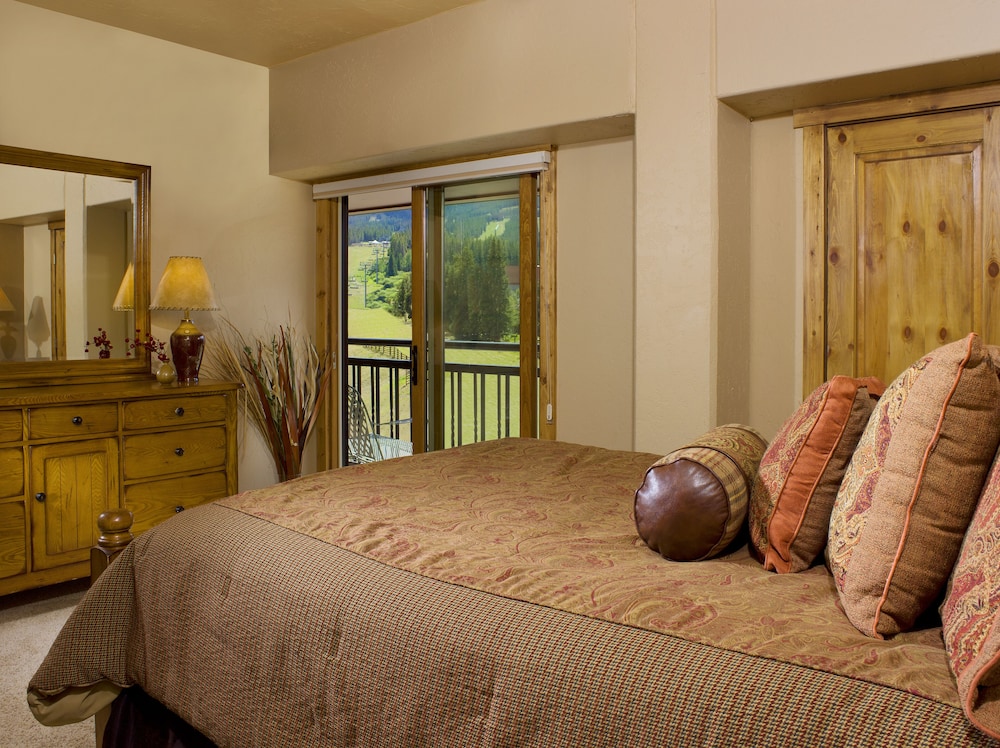 Village At Breckenridge Resort 24/82