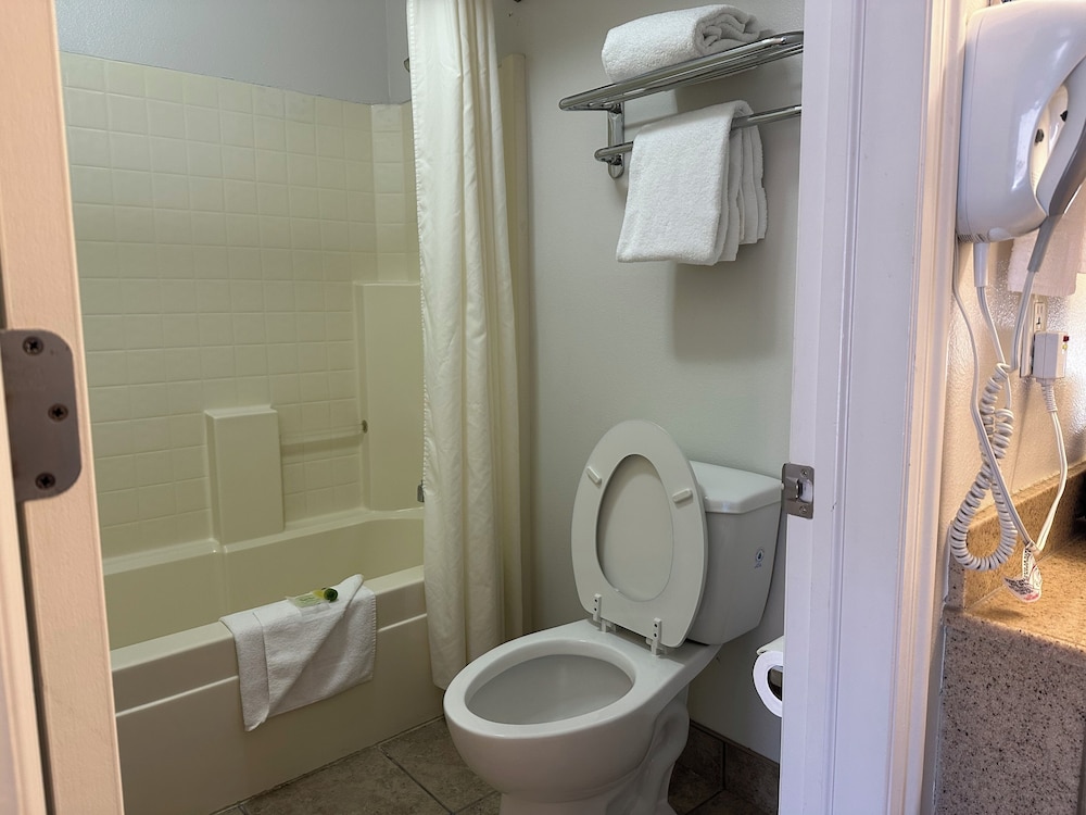 St George Inn Suites 67/67