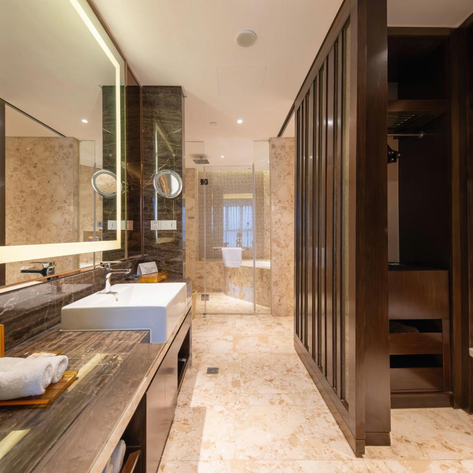 غرفة تنفيذية بسرير كينج وسرير كوين بإطلالة على النهر، Yiwu Shangcheng Hotel 5/5