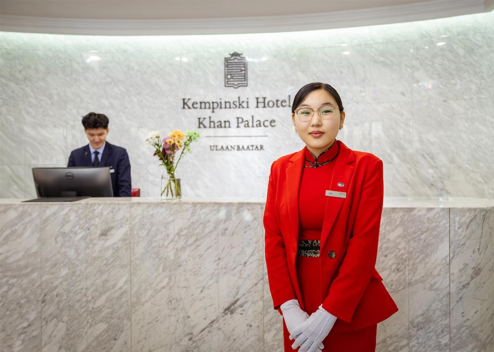 Kempinski Hotel Khan Palace 12/81