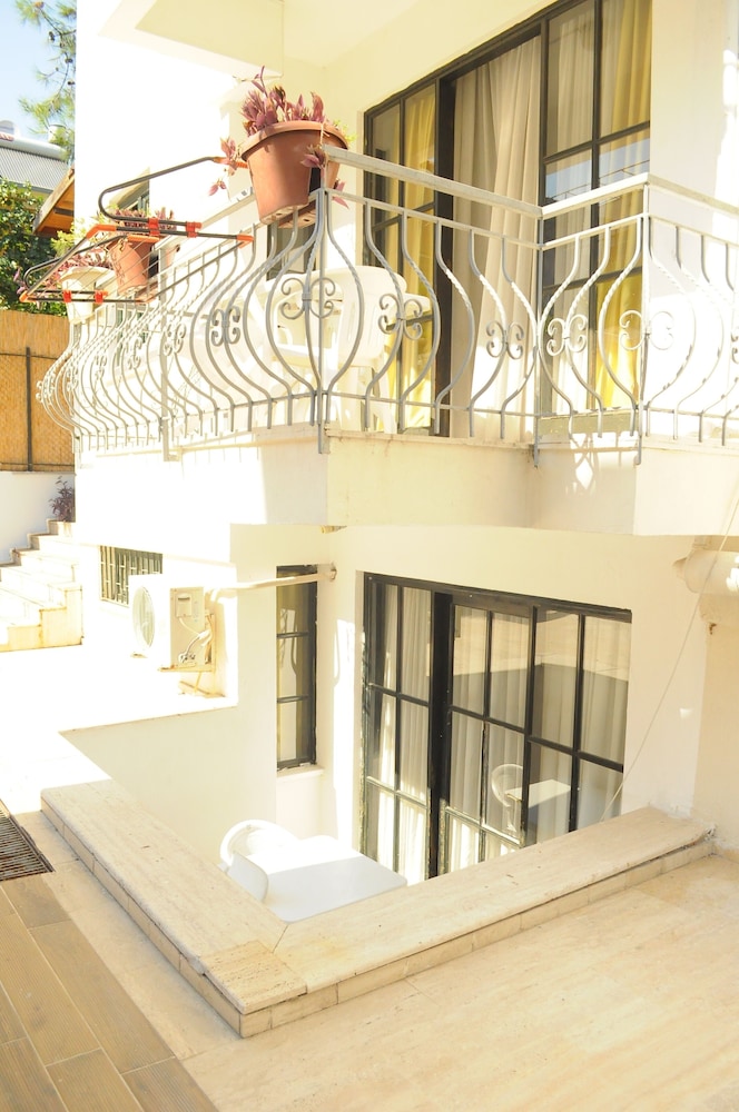Kemer Suites 9/62