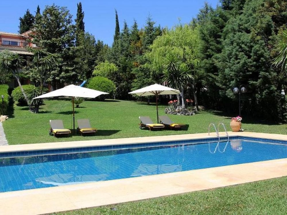 Isabella Country House 50/50