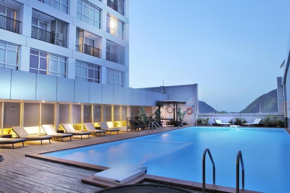 FOX Hotel Gorontalo 6/45