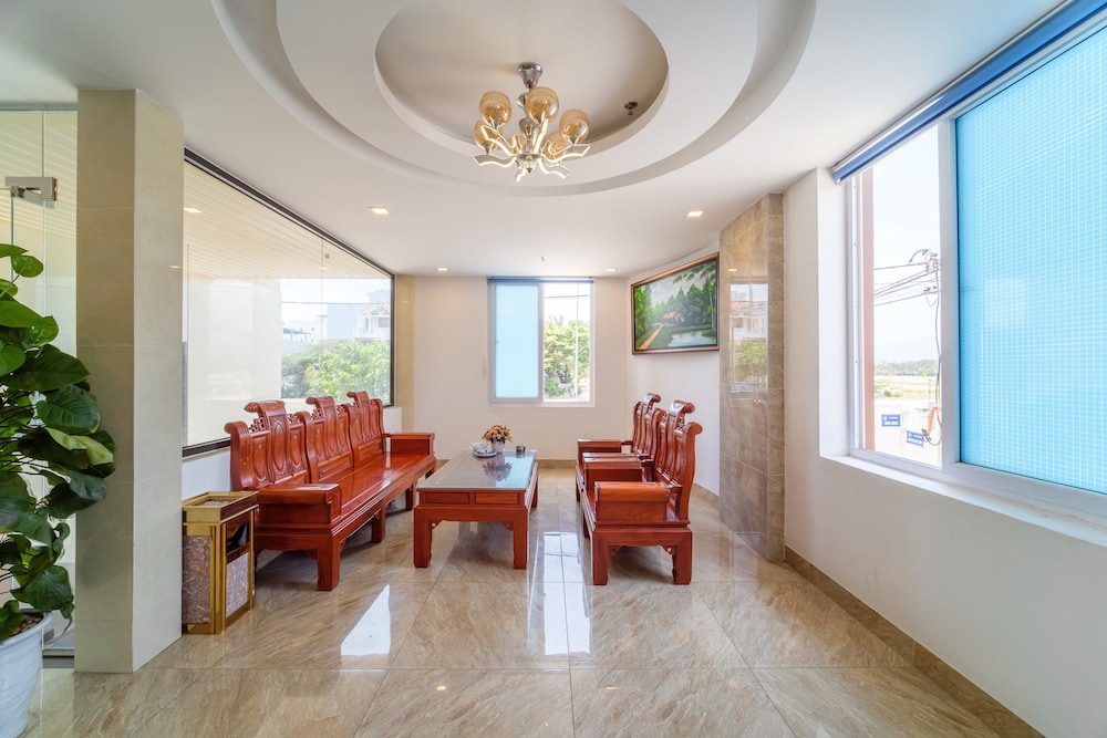 Hotel Capital O 215 An Duc Hotel Da Nang 24/28