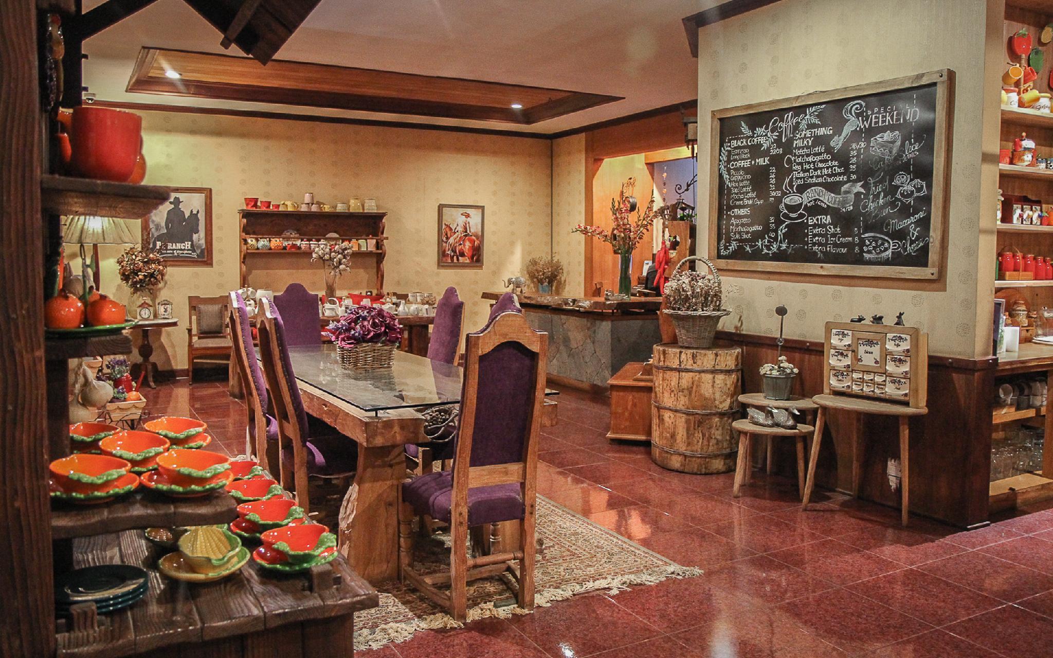 Sandalwood Boutique Hotel 15/21