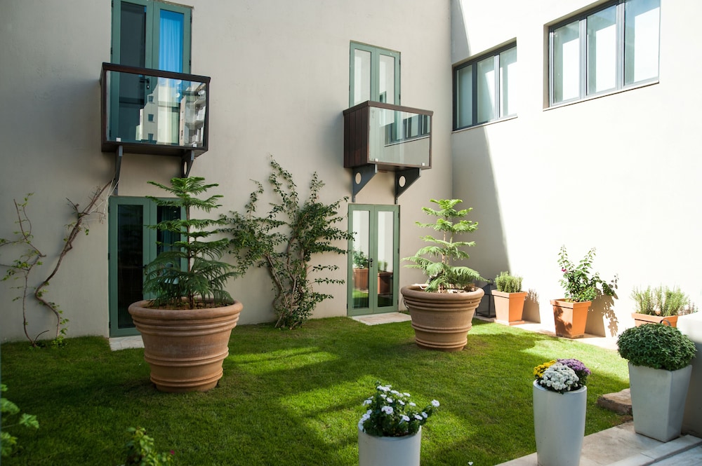 Athenaeum Eridanus Luxury Hotel 25/41