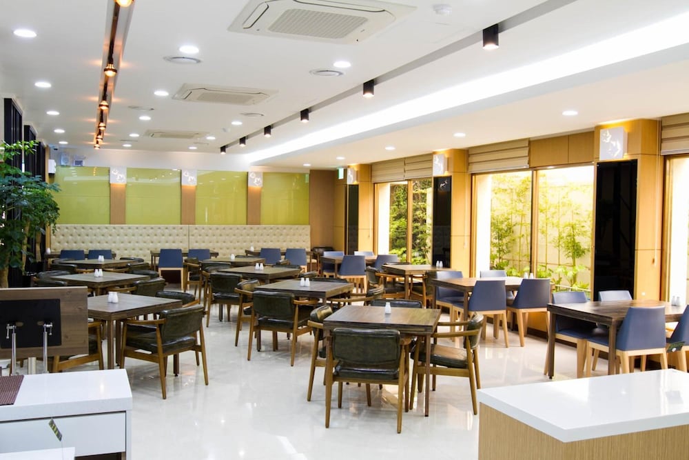 Black Sands Hotel 29/45