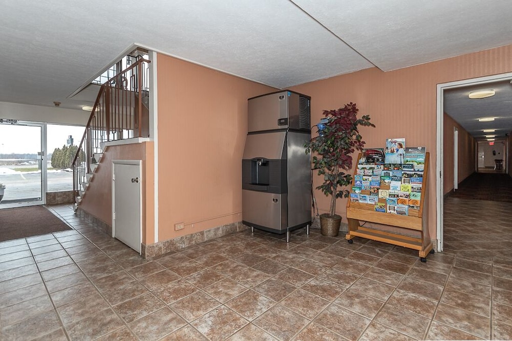 Americas Best Value Inn Austinburg 13/19