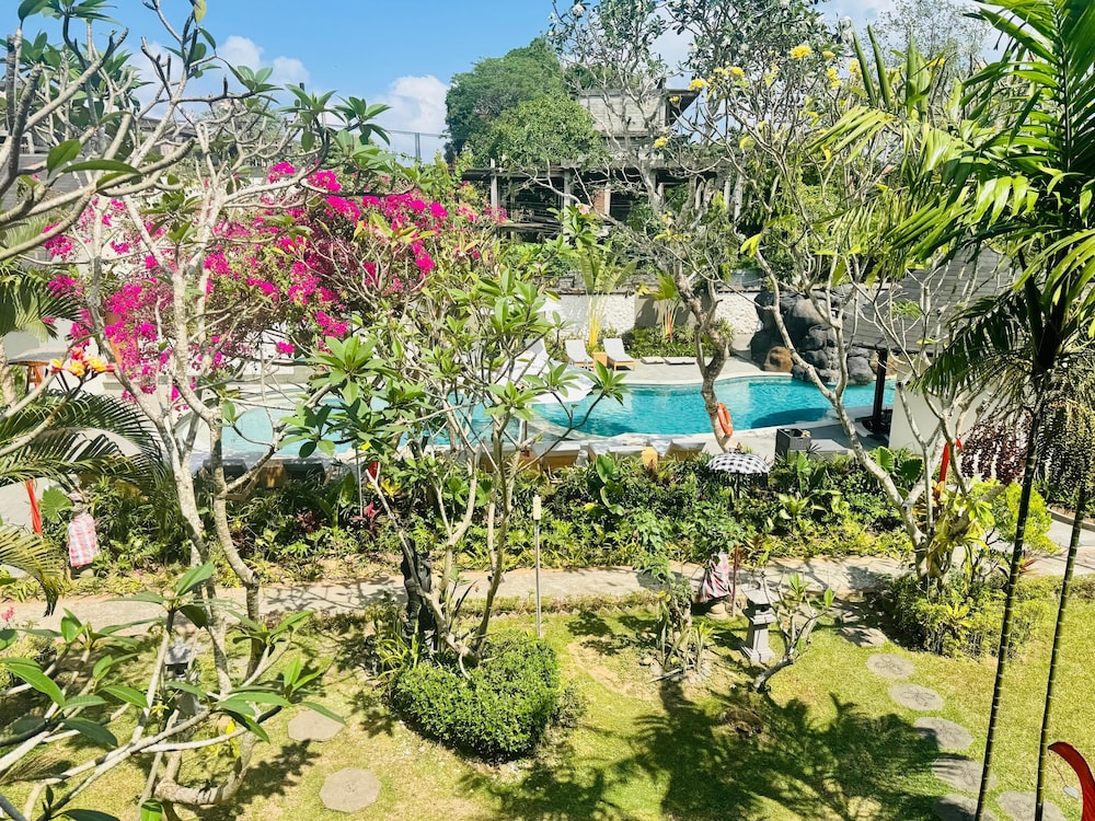 Puri Cendana Resort 44/72