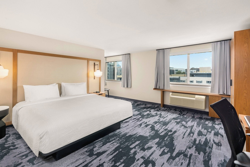 STUDIO, KING BED, CITY VIEW