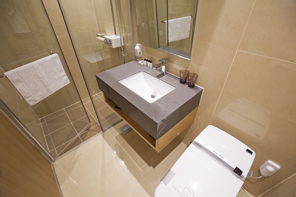 Hotel Lacky Gwangyang 24/62