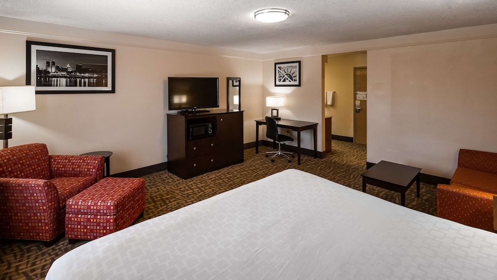 Best Western Plus Peoria 8/28