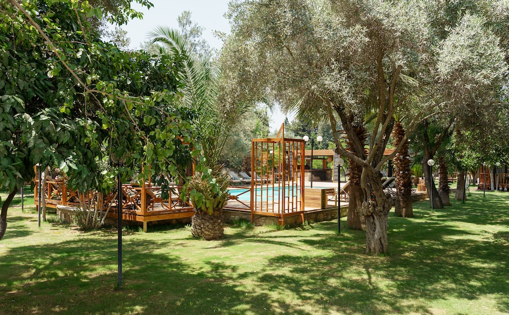 Dolce Vita Luxury Bungalows 40/50