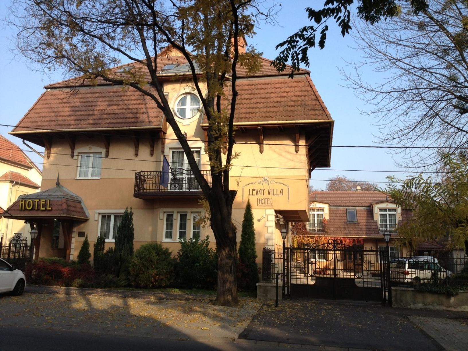 Levay Villa Hotel 4/47