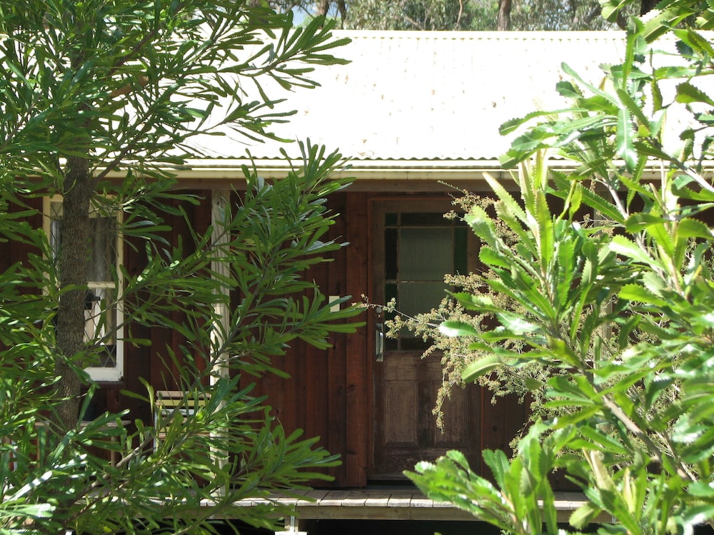 LOVEDALE COTTAGES 6/43