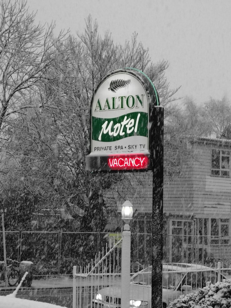 Aalton Motel 8/69