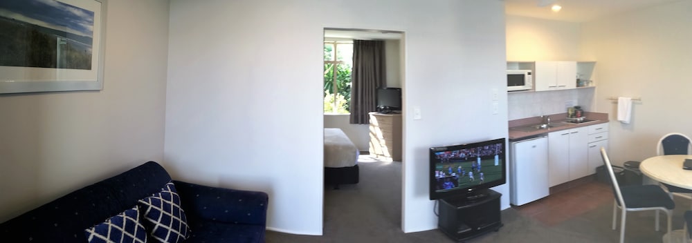 Pacific Motor Inn 46/63