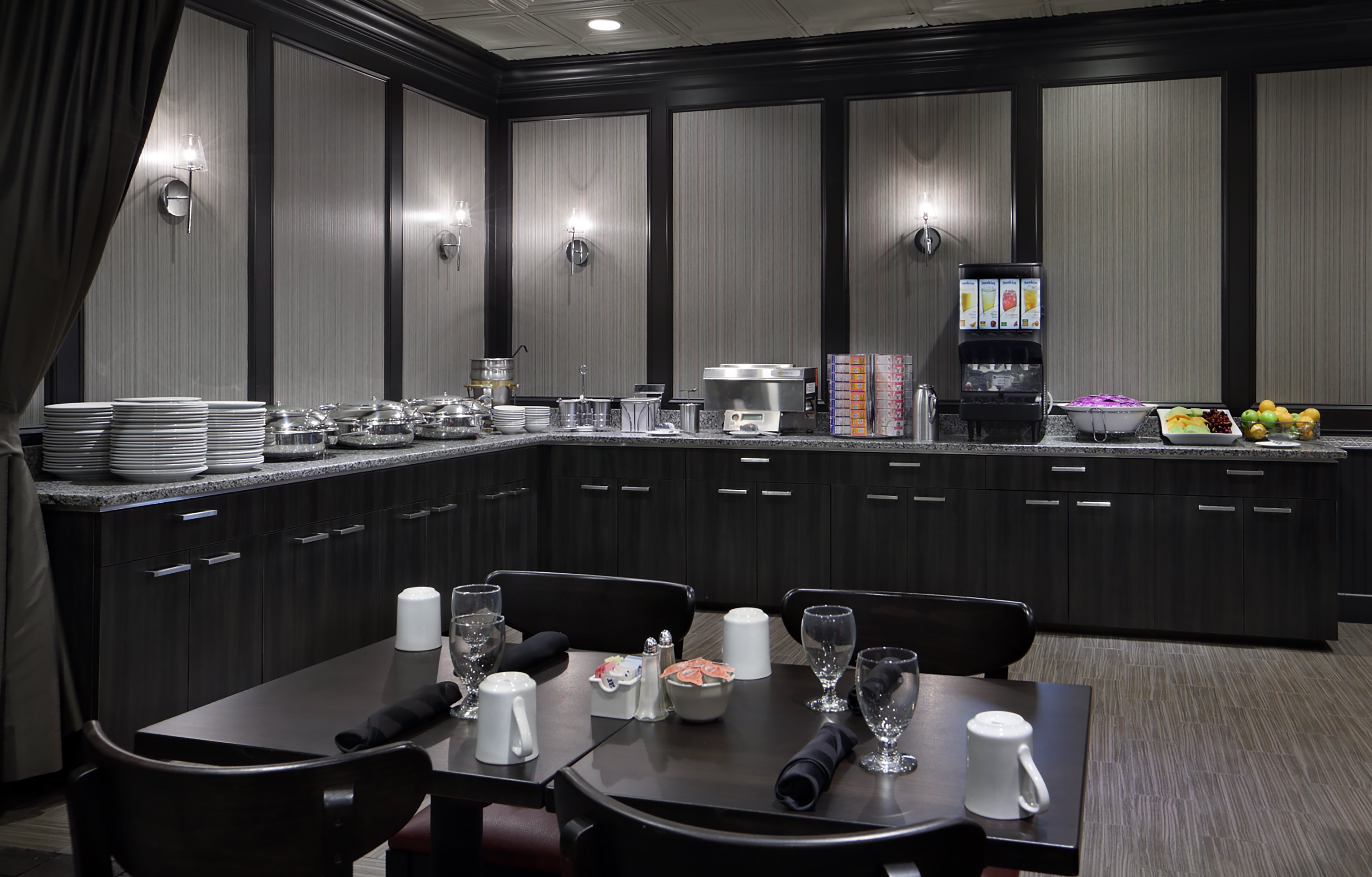 HOLIDAY INN BOSTON BUNKER HILL AREA 48/67