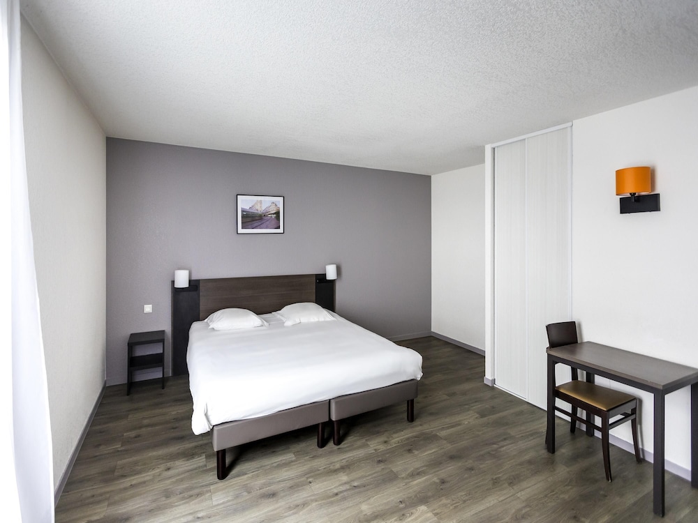 Adagio Access Orleans 12/56