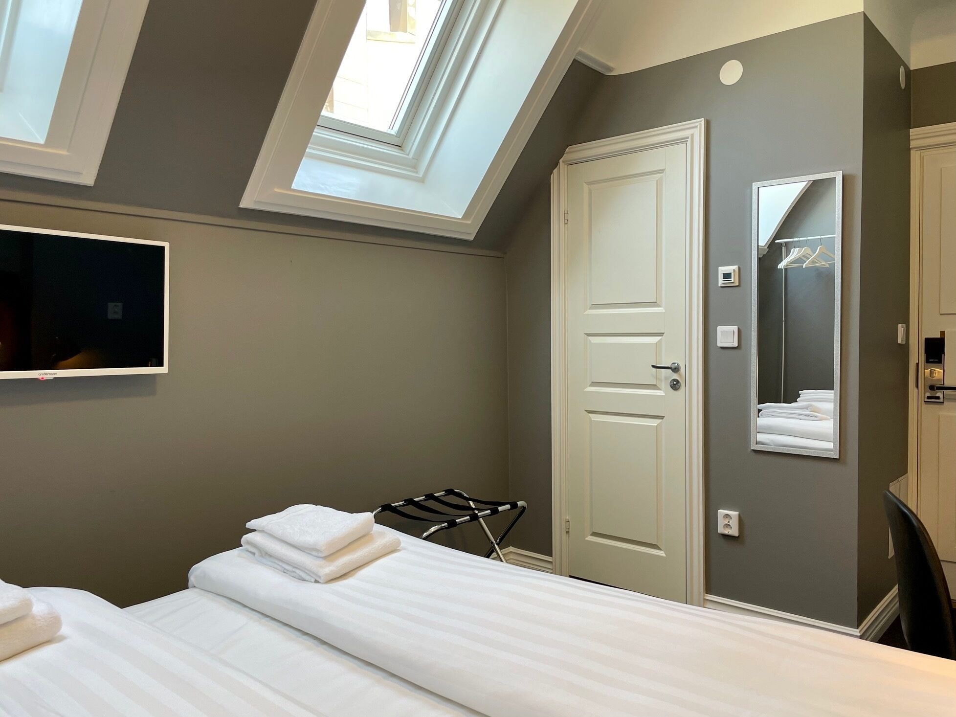 ROOM, DOUBLE BED, BALCONY