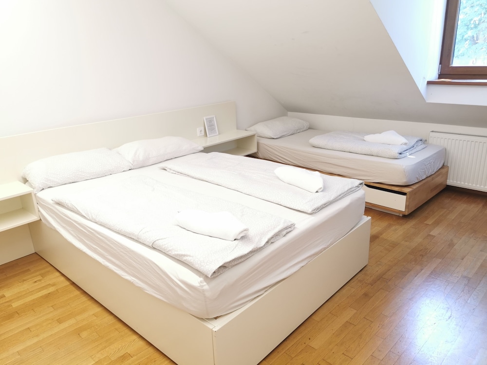 Rooms Sincere 1830 4/25