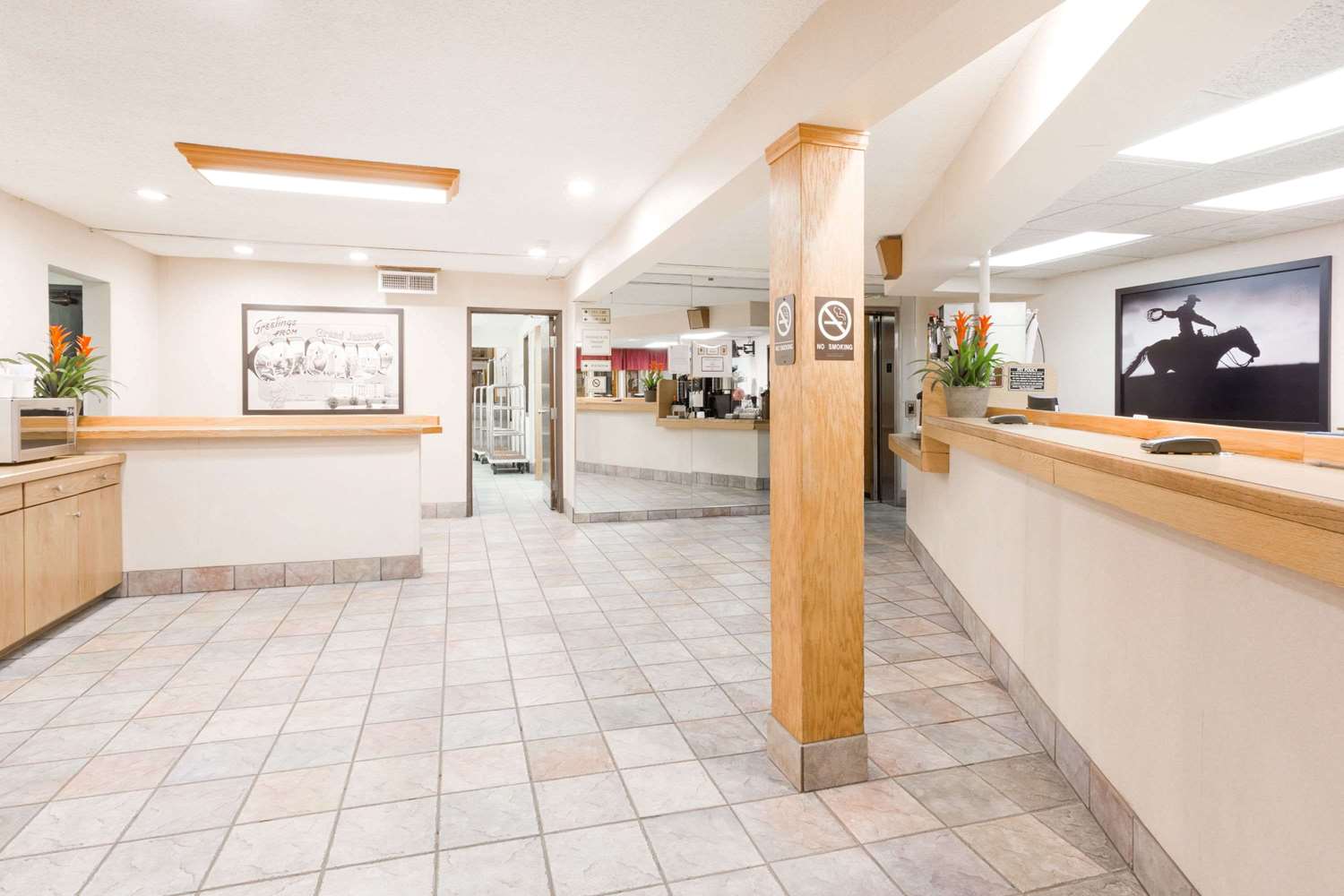 Super 8 by Wyndham Grand Junction Colorado 4/17