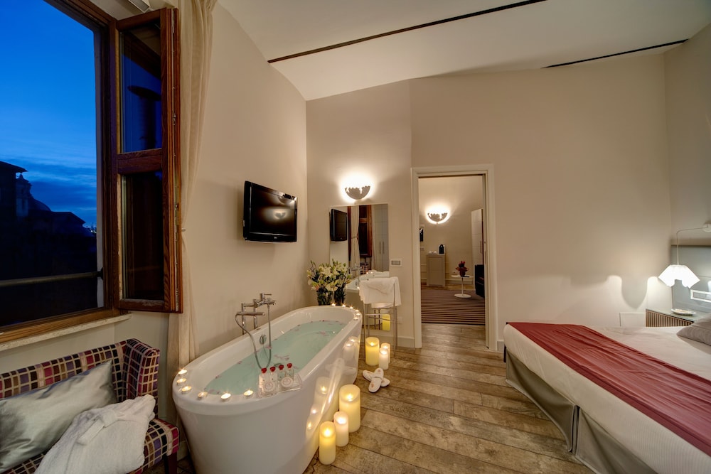Navona Palace Collection 15/15