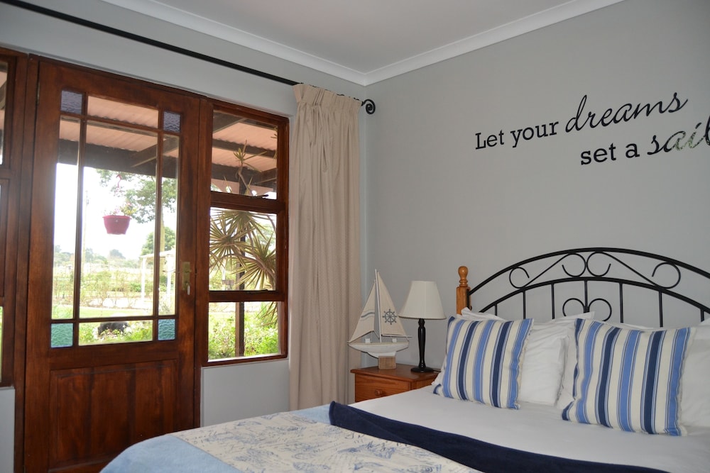 African Sun Guest House 18/36