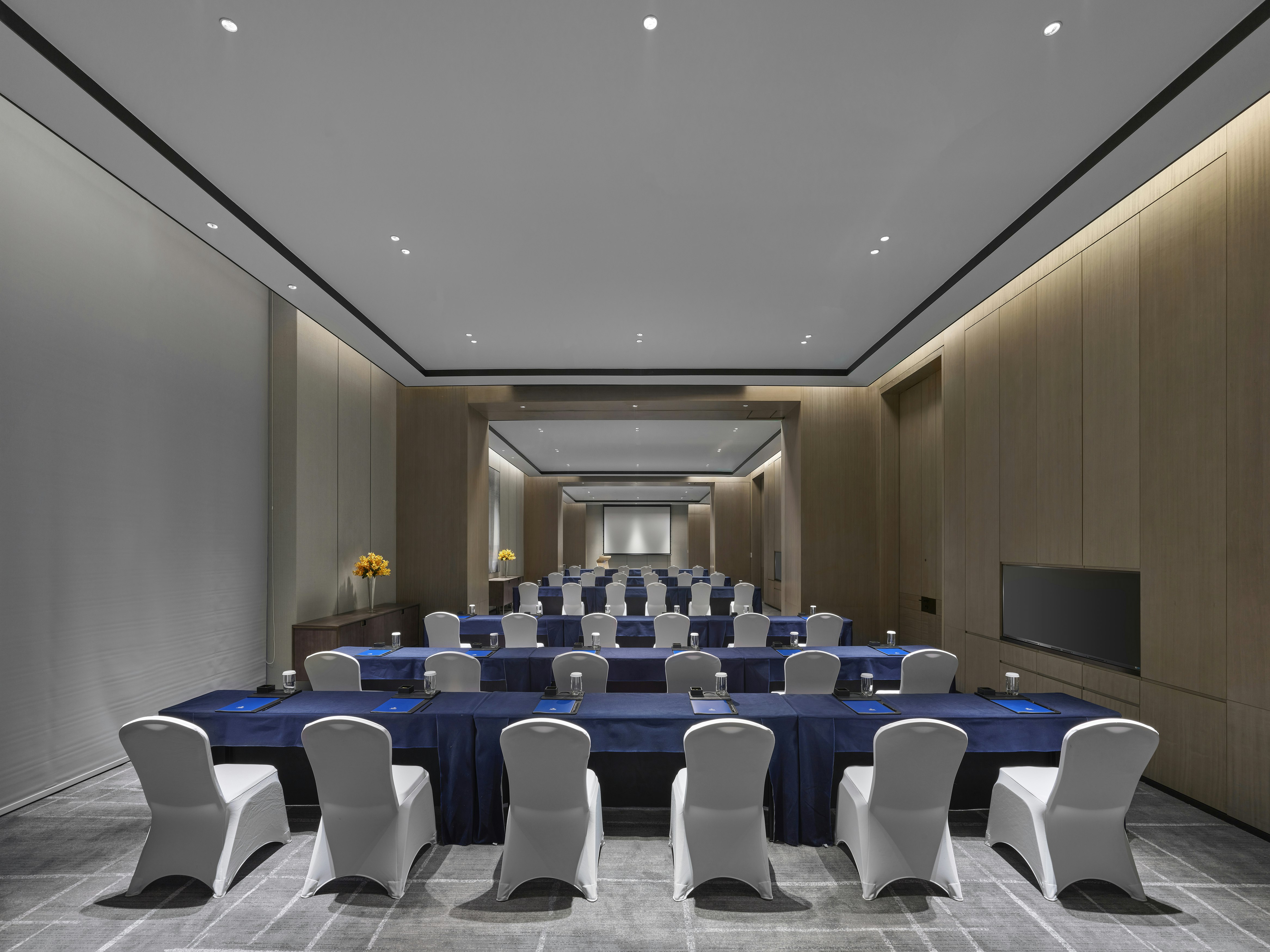 Hilton Zhuji 37/50