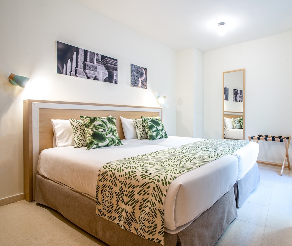 2 BEDROOMS, APARTMENT