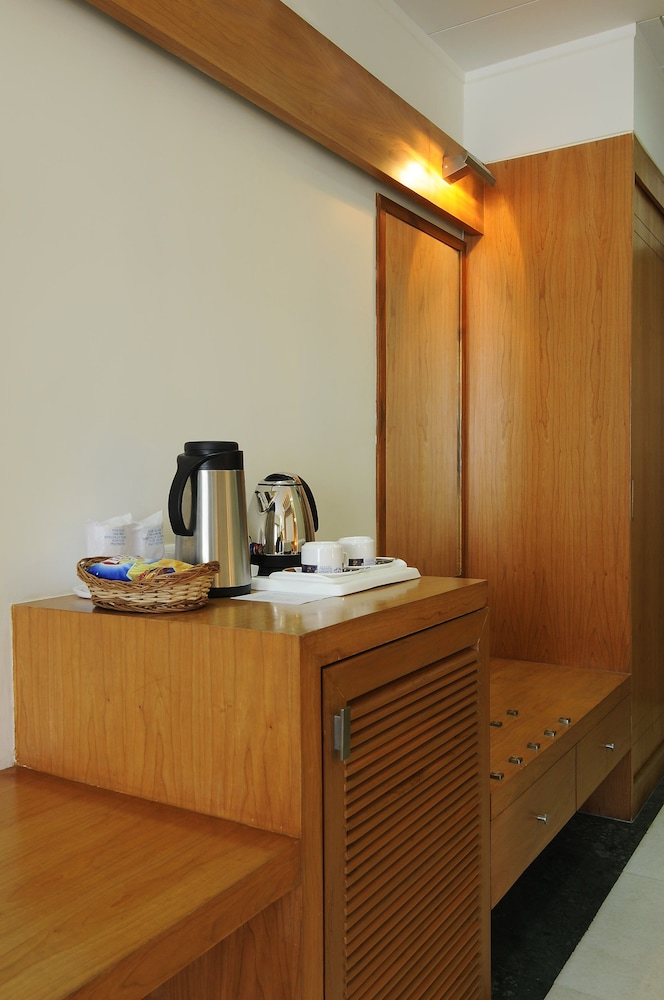 INDER RESIDENCY 12/58