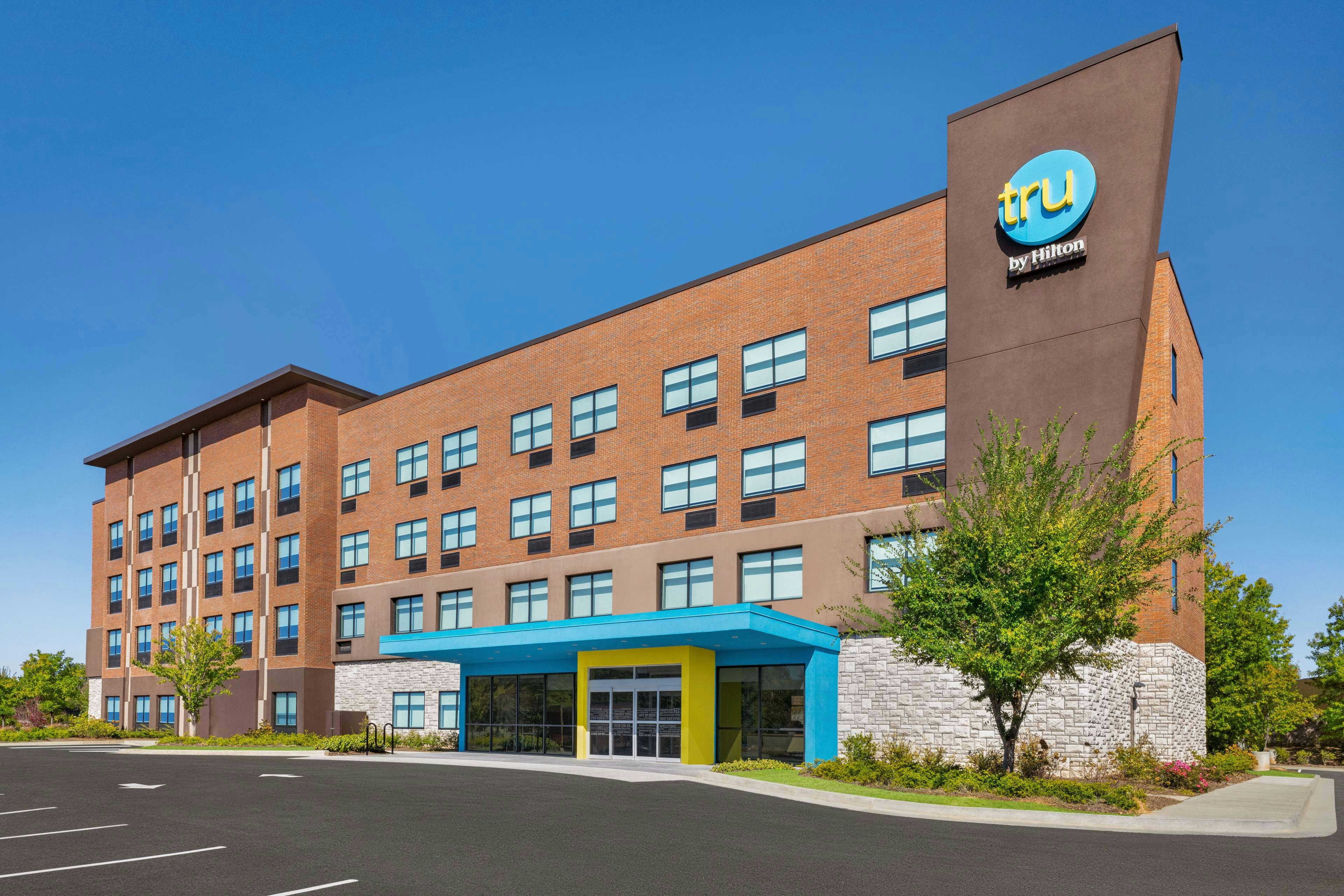 Tru By Hilton Lawrenceville Atlanta I 85 Sugarloaf Ga 2/28