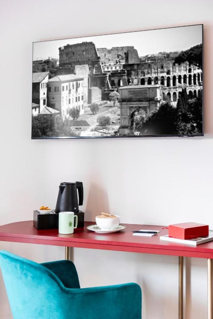 Adoro Hotel 64/72